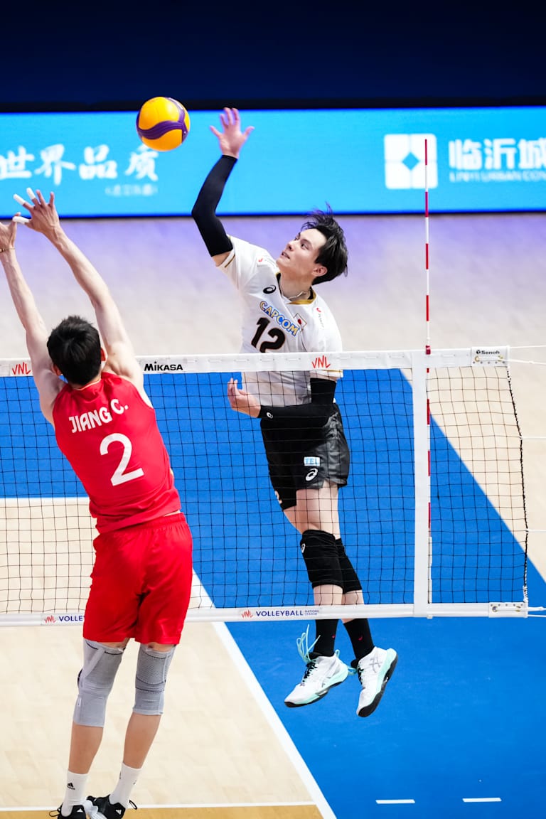 Japan allow no surprises in Asian classic against China