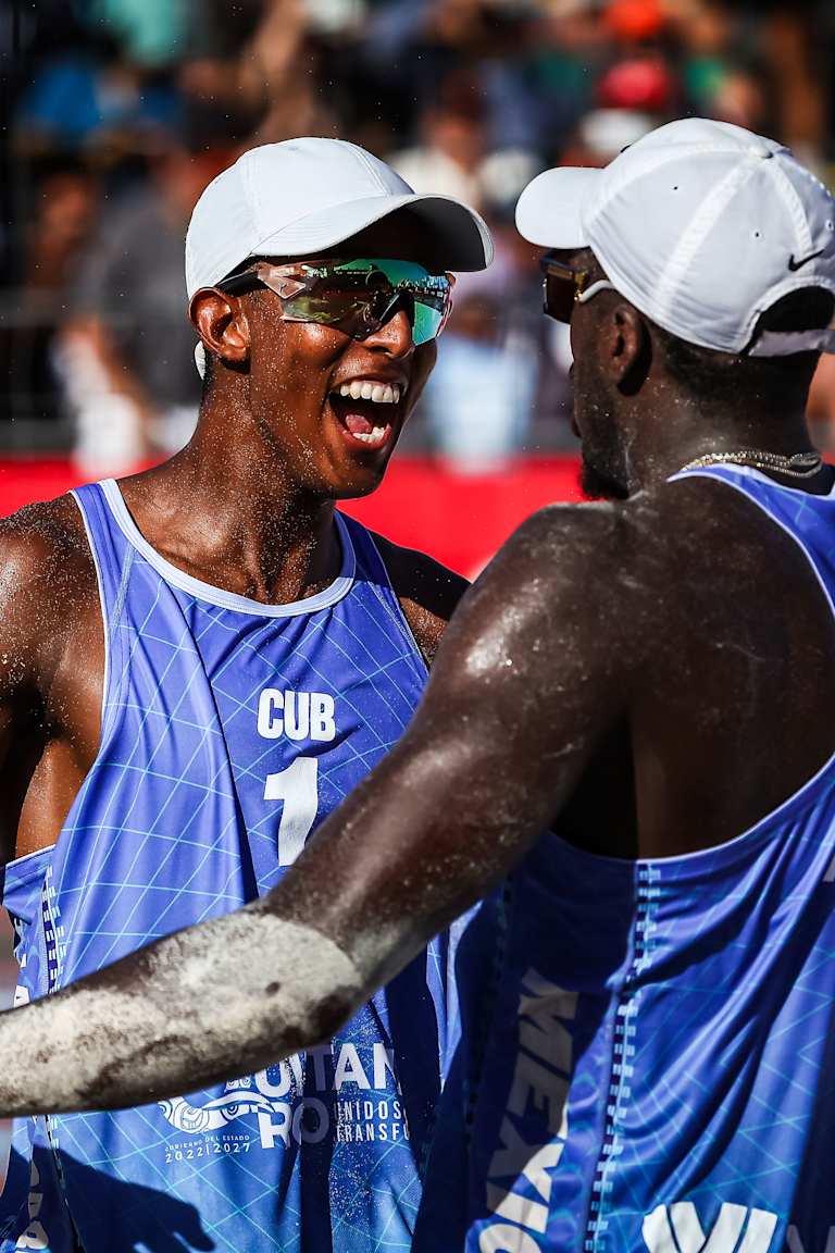 Diaz and Alayo celebrate first Beach Pro Tour victory in Mexico