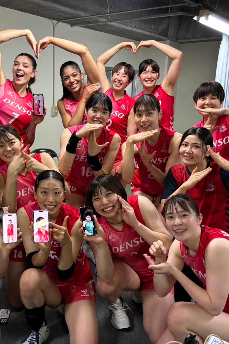 Rosamaria segue voando e mantém Denso na ponta no Japão