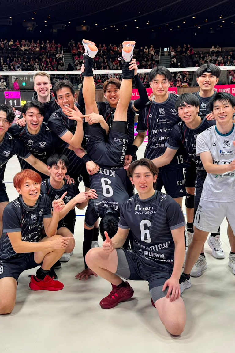 Voreas and Sakai produce surprising road wins in Japan