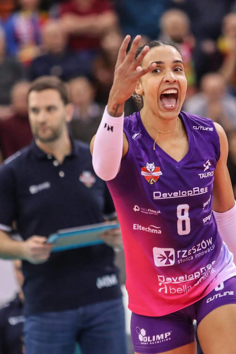 Sabrina ajuda DevelopRes a voltar à liderança na Polônia