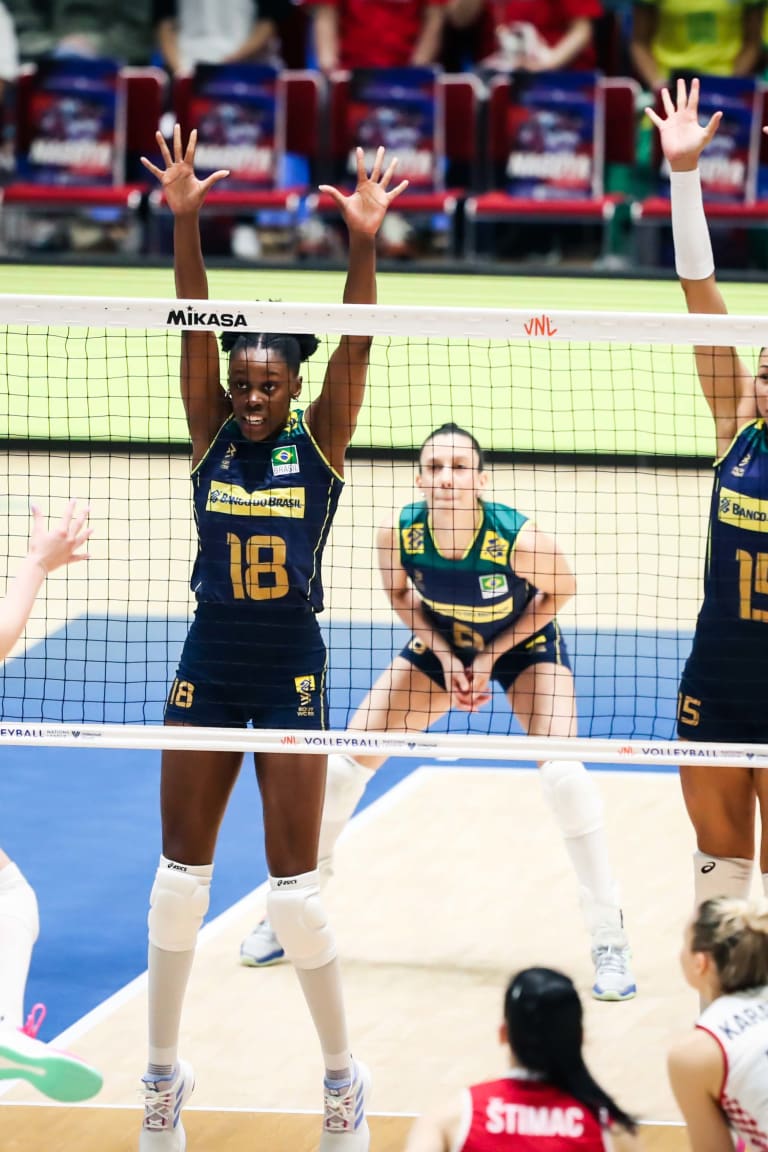 Brazil and Croatia raise 26 kill blocks in three-set match