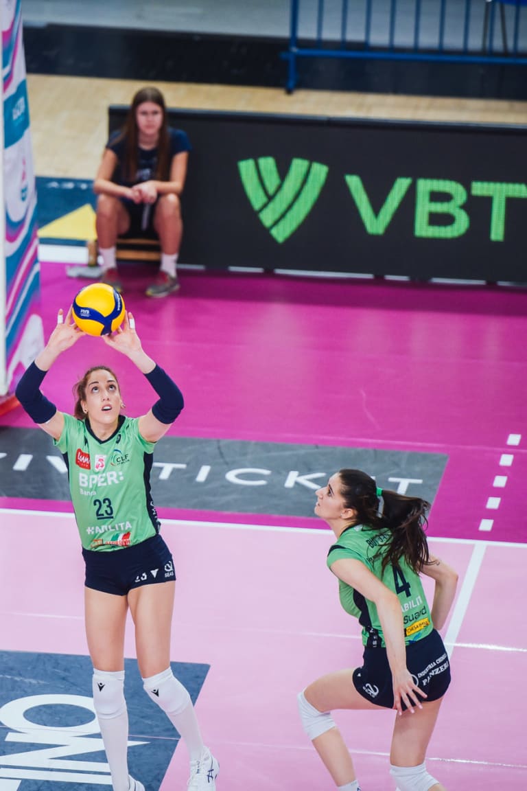 Lorrayna and Davyskiba keep Bergamo alive