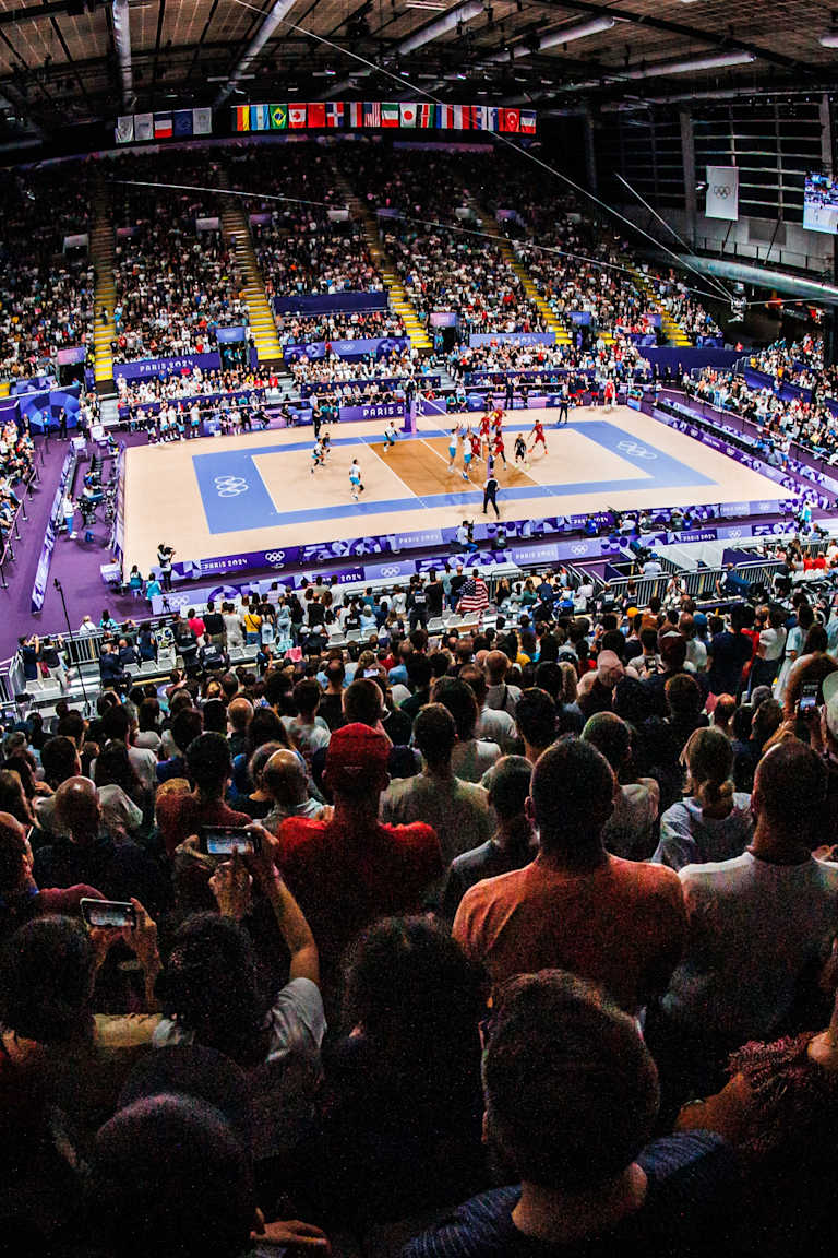 Volleyball welcomes global leaders and a full stadium on the first day of the Olympic Games Paris 2024