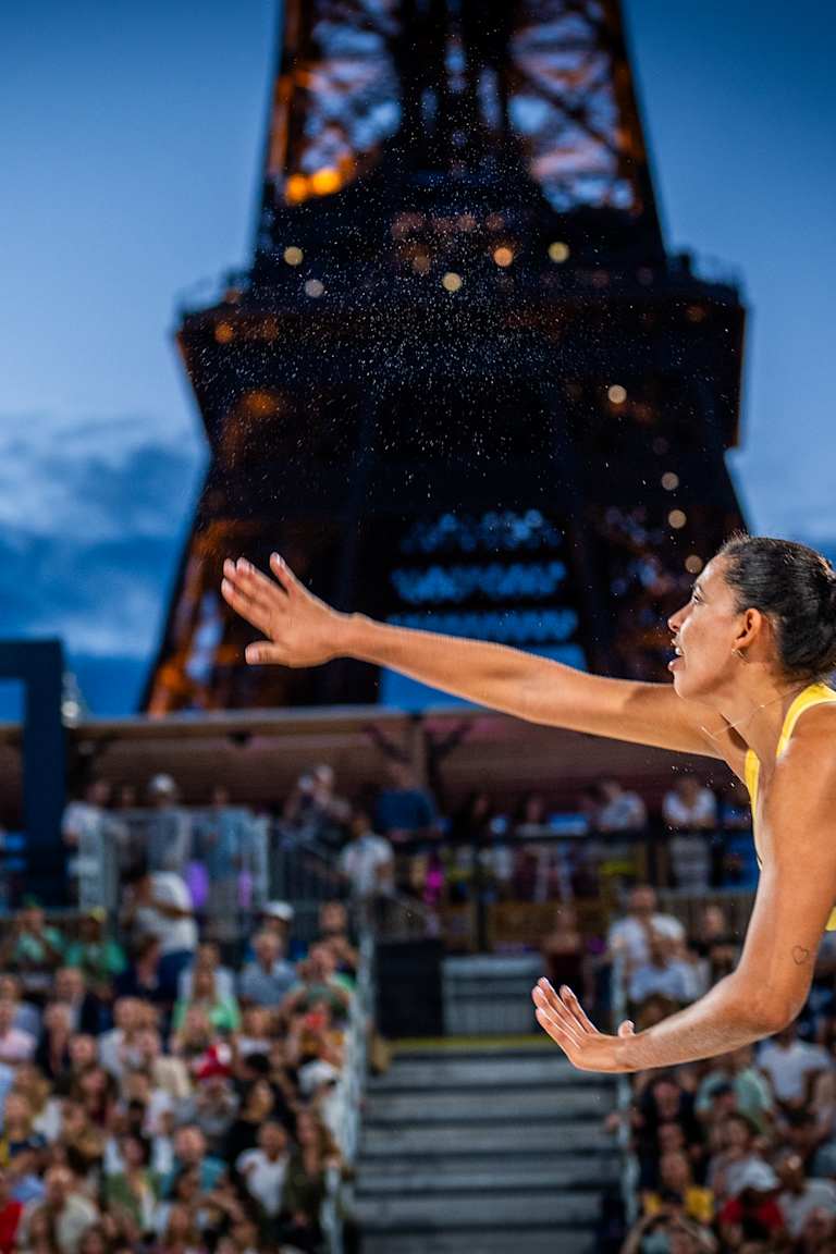 Yet another three-set semifinal propels Ana Patricia & Duda to duel for gold