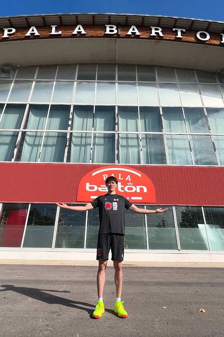 In for the trophies! Ishikawa and Loser arrive in Perugia