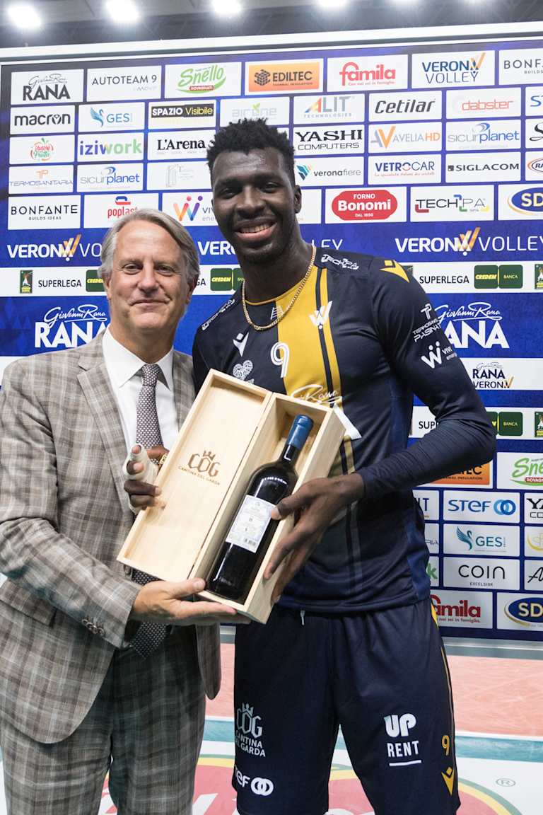 Keita and Zingel step in to drag Verona to first win in Italy