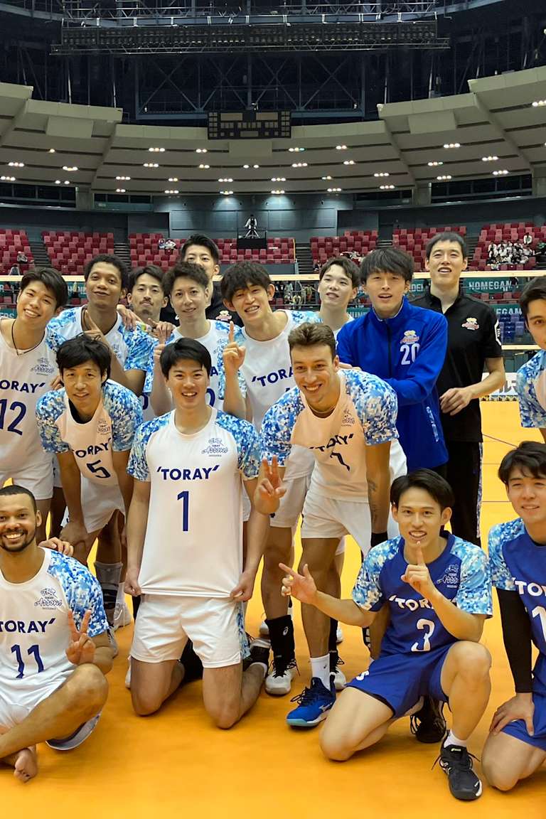 Alan e Felipe Roque iguais em duelo na abertura da Liga Japonesa