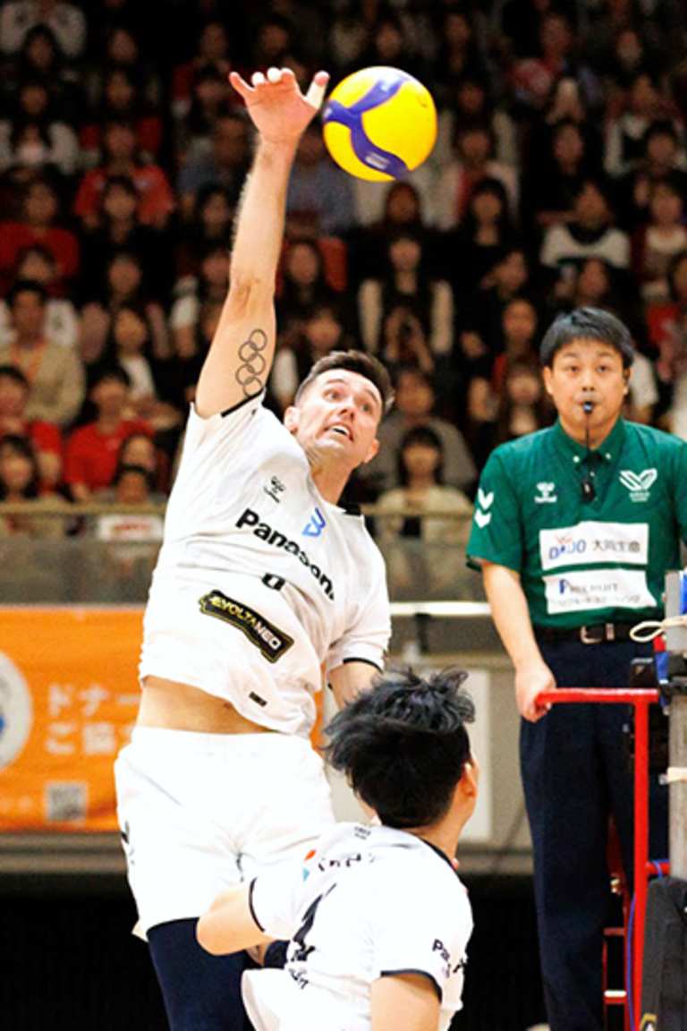 Jaeschke and Nishida power Bluteon to double upset of defending champs Suntory