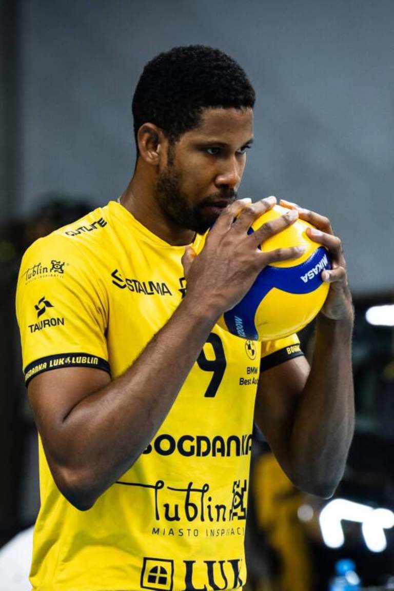 Six aces from Leon help keep Lublin undefeated