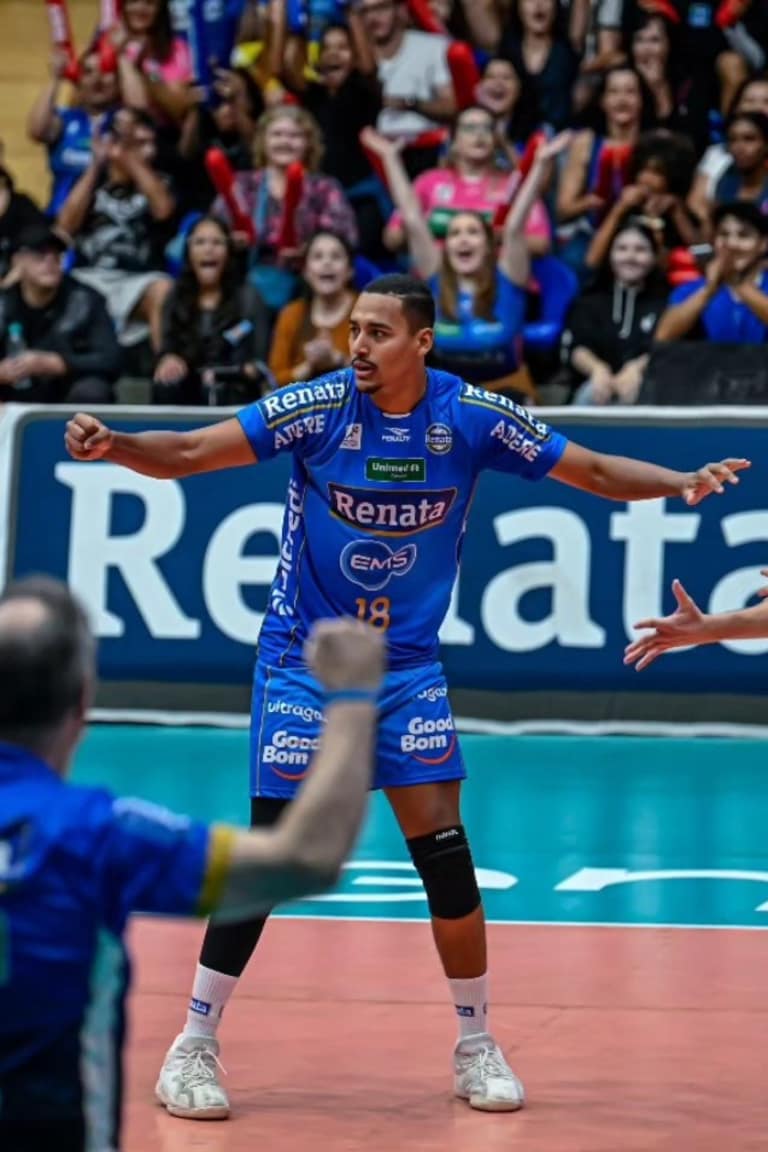 Apoiado pela torcida, Vôlei Renata passa pelo Goiás na abertura da Superliga