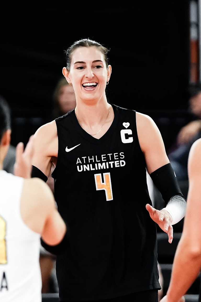 Abercrombie and De La Cruz set to fight for Athletes Unlimited title