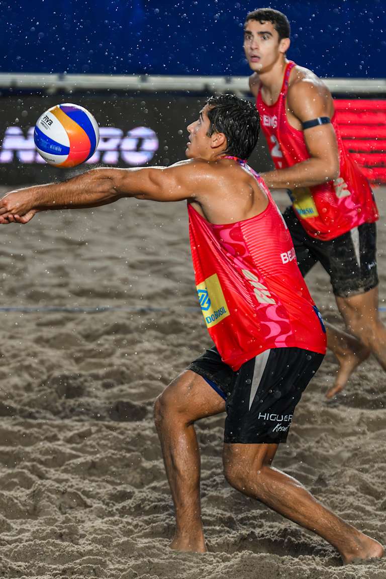 Qualifiers Bello & Bello win pool to move on to Rio quarterfinals
