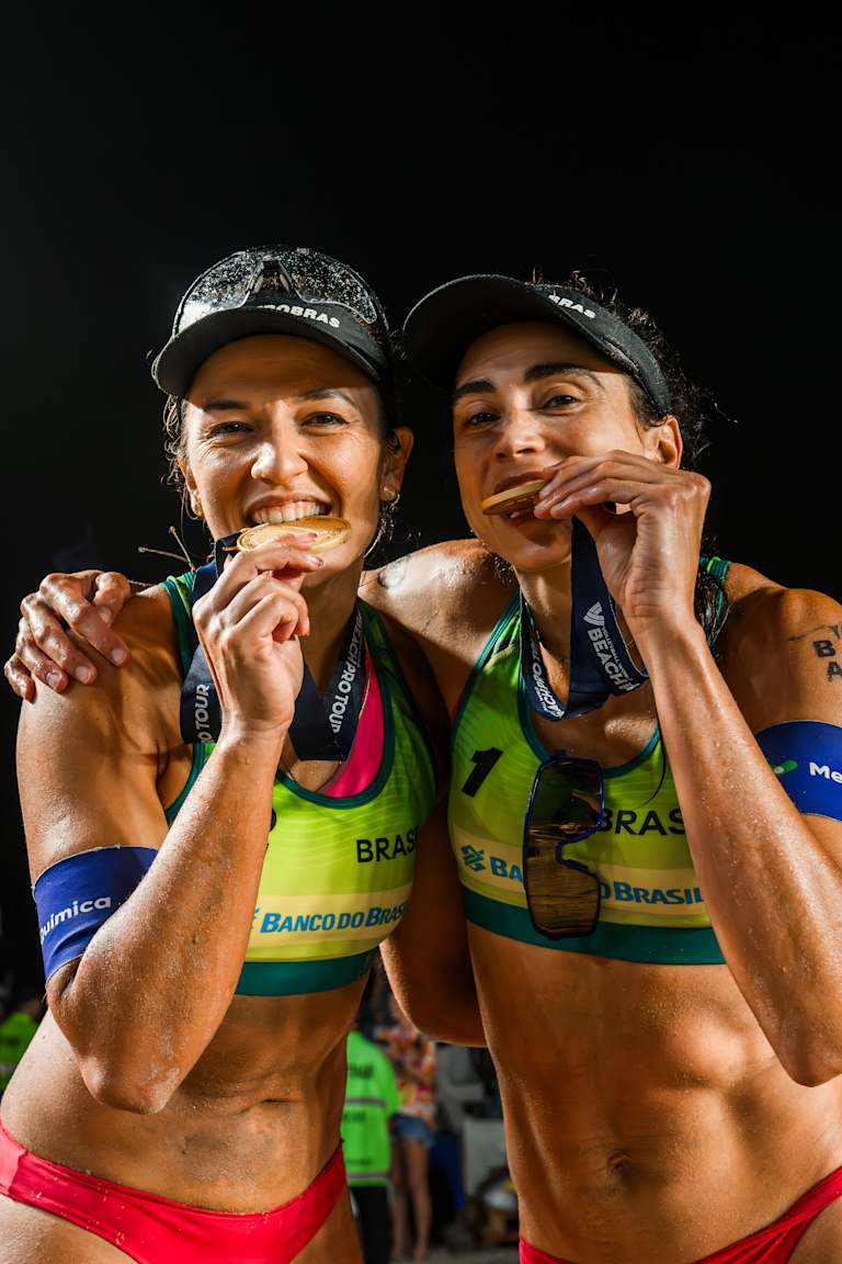 Carol & Barbara top World Ranking again; Mol & Sorum back up to number two