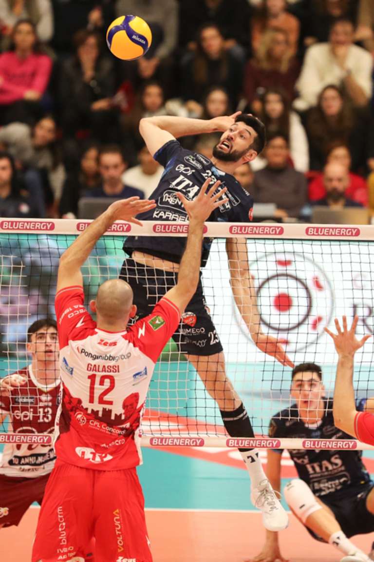 Trentino de Flávio vence principal jogo da rodada na Itália