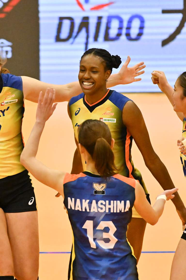 Nwakalor hammers 90 (!) points in eight sets in Japan
