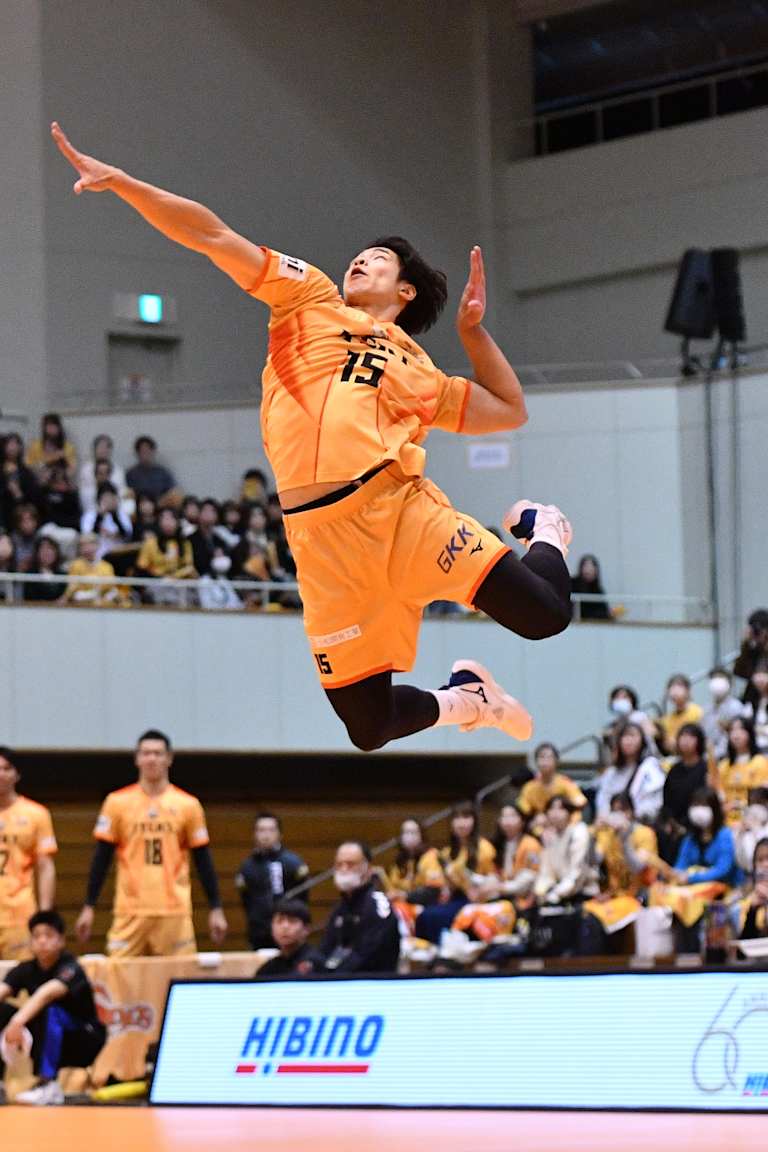 Spectacular weekend in Japan brings in new leader