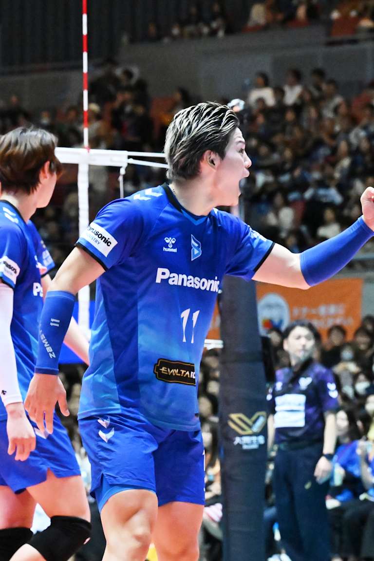 Osaka break away with six points from double header with Aichi