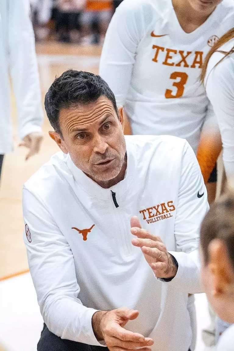 Sullivan picked to replace Kiraly and lead USA women