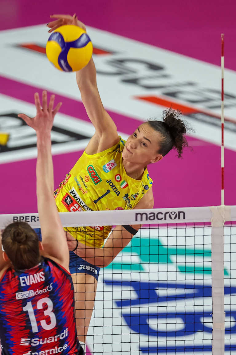 Gabi ajuda Conegliano a manter invencibilidade na Itália