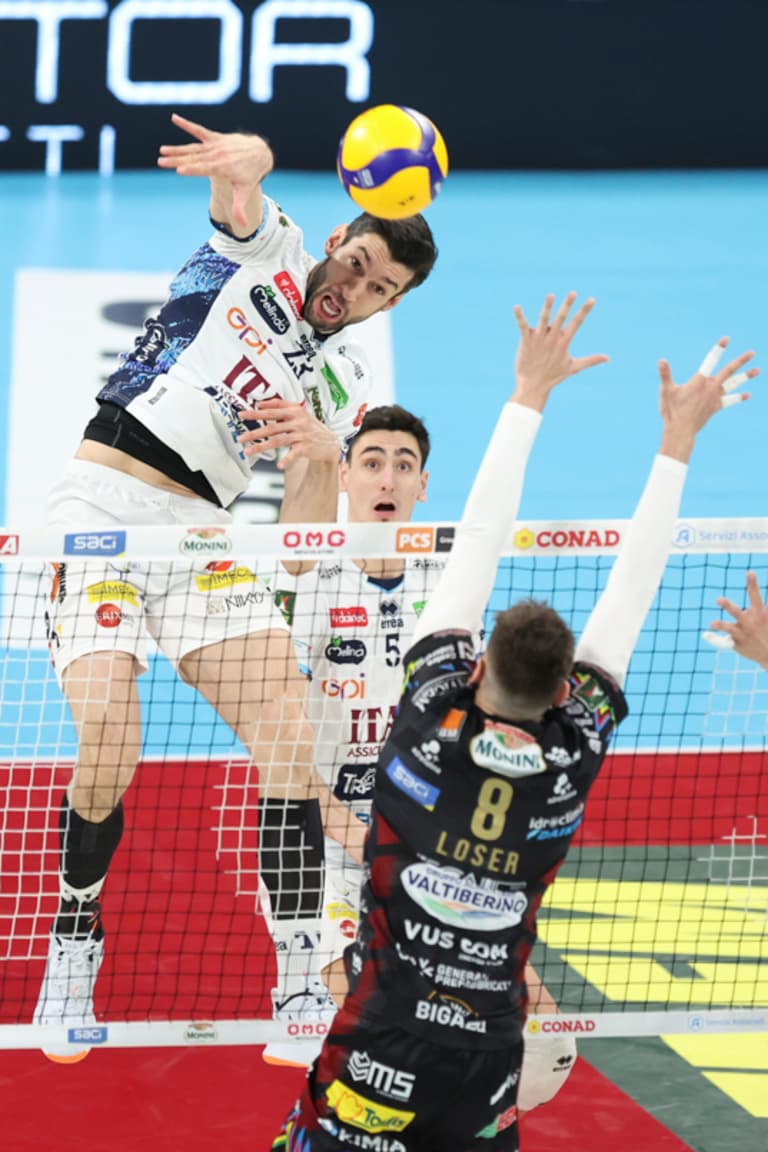 Flávio brilha e Trentino derruba o líder Perugia na Itália