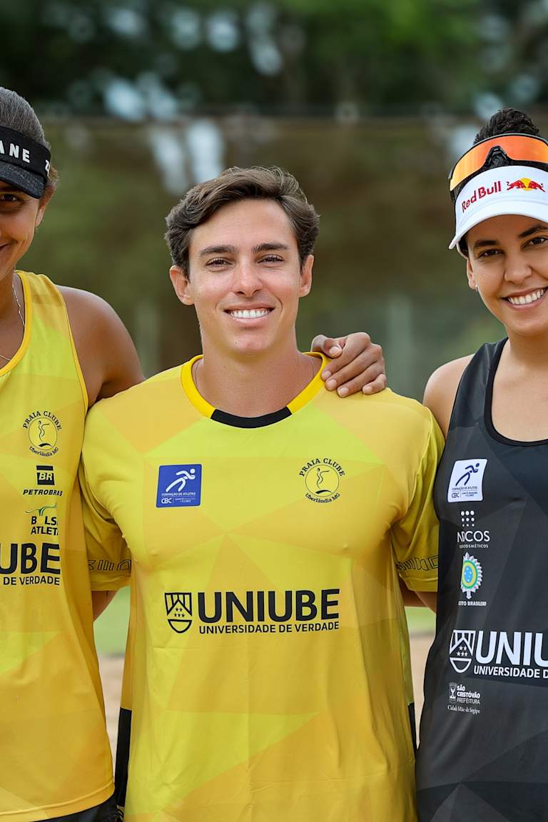 Duda e Ana Patrícia iniciam a temporada com novo técnico