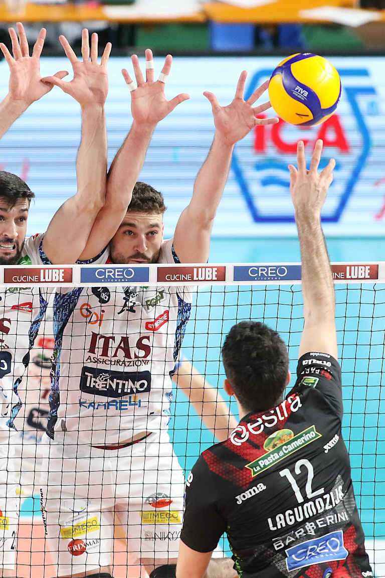 Duelo brasileiro nas semis da Copa Itália no sábado