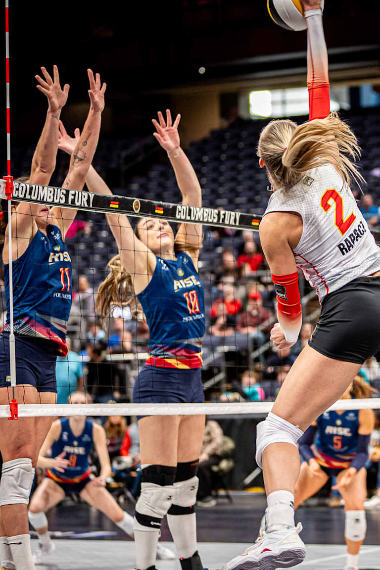 Fury push for the first victory against the Supernovas