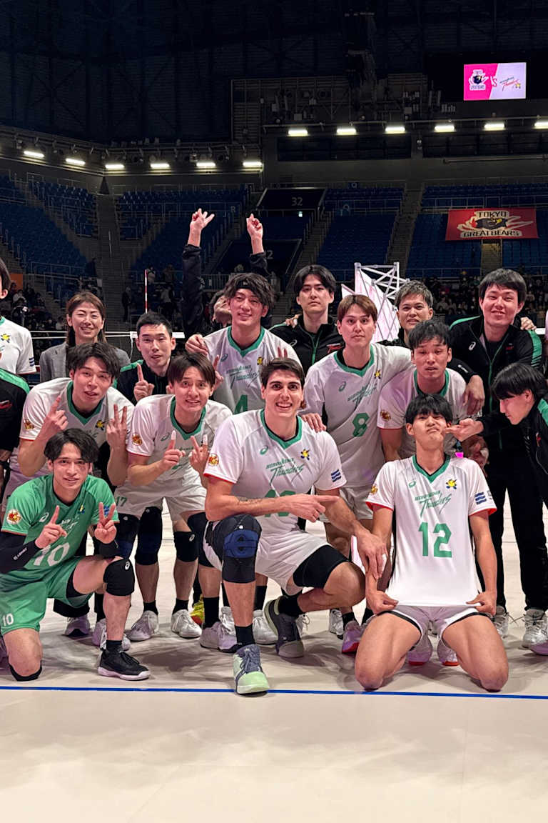 Roque se destaca em grandes atuações do Thunders