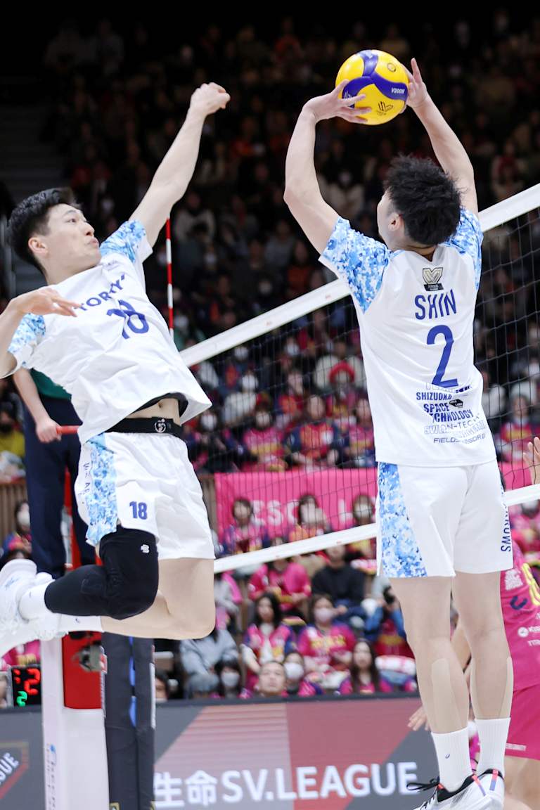 Toray and Voreas stun opponents, Tokyo and Nagano strike back