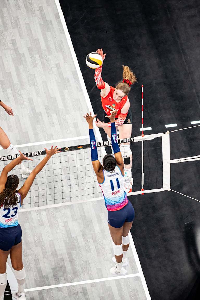 Fury start tough PVF week against the Supernovas