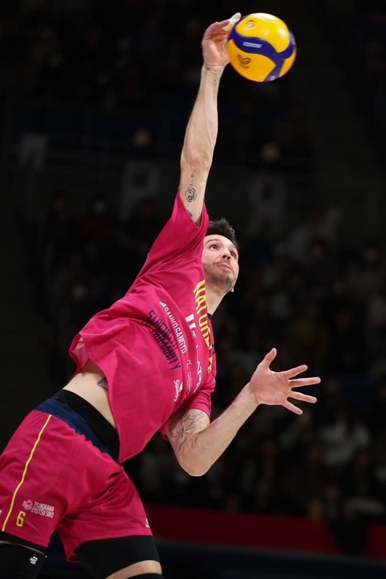 Aichi and Tokyo exchange five-set victories