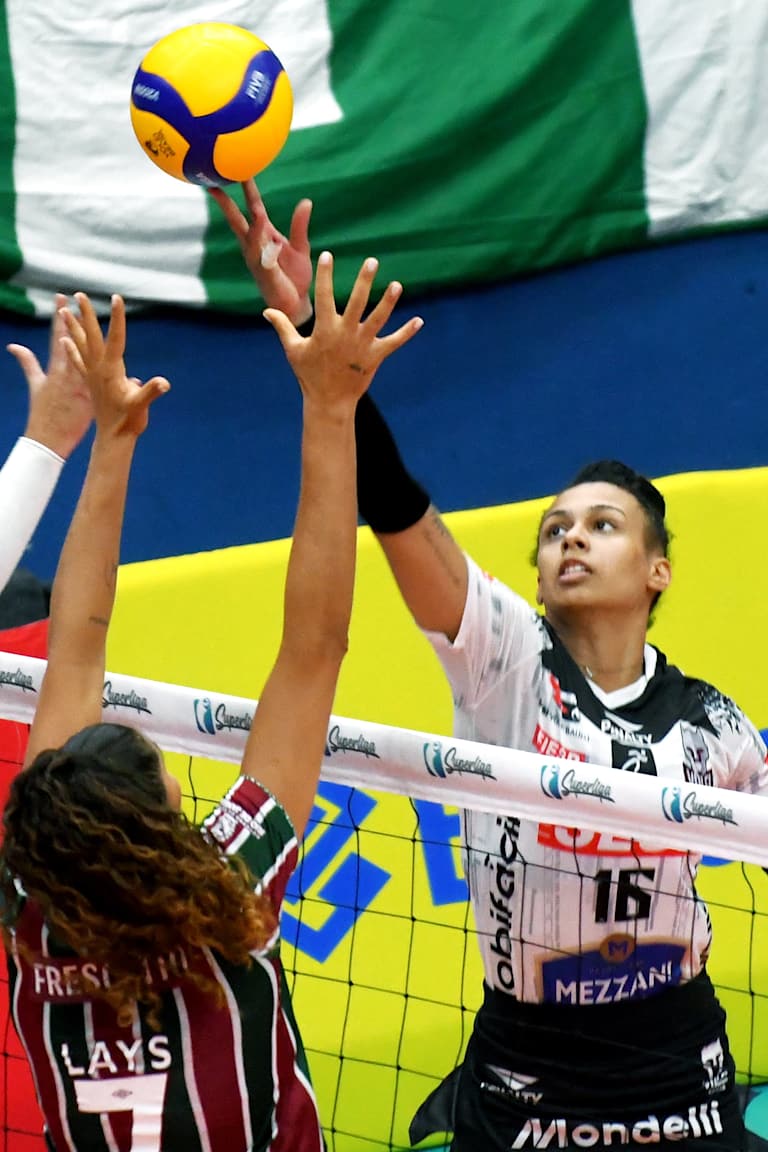 Fluminense e SESI decidem última vaga nas semifinais