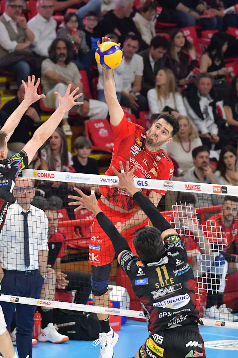 Semifinale playoff di Superlega 2024/2025, Civitanova vola in finale: risultato e tabellino di gara -5 · Pallavolo maschile