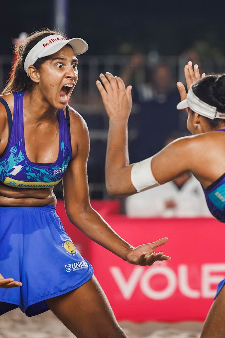 Third-set Queens Duda and Ana Patrícia get to the quarters