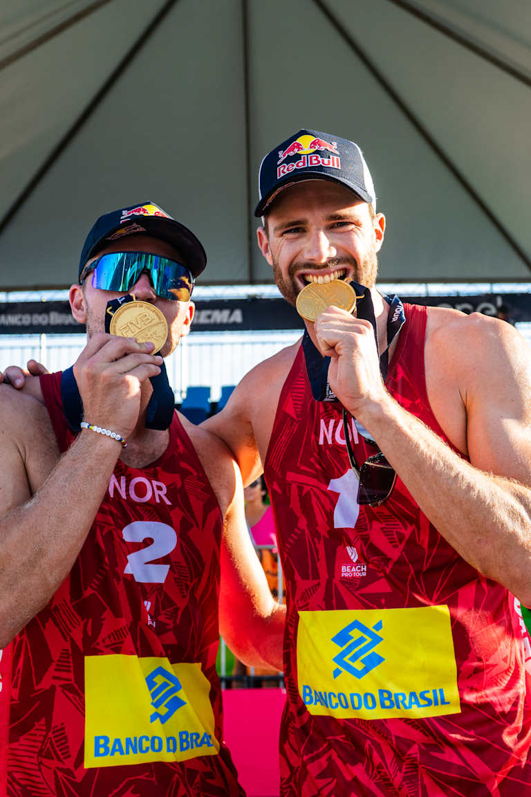 Mol and Sørum start the season on fire and triumph in Brazil