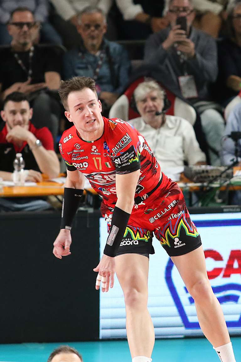 Five-set wins double Trentino and Sir’s leads in SuperLega semis