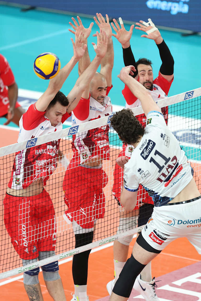 Sir and Trentino aim at closing semifinal playoffs in three