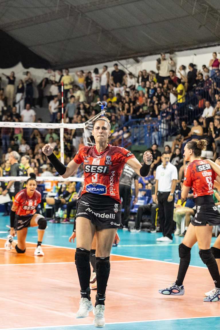 SESI vira sobre o Praia e dá passo importante rumo à decisão