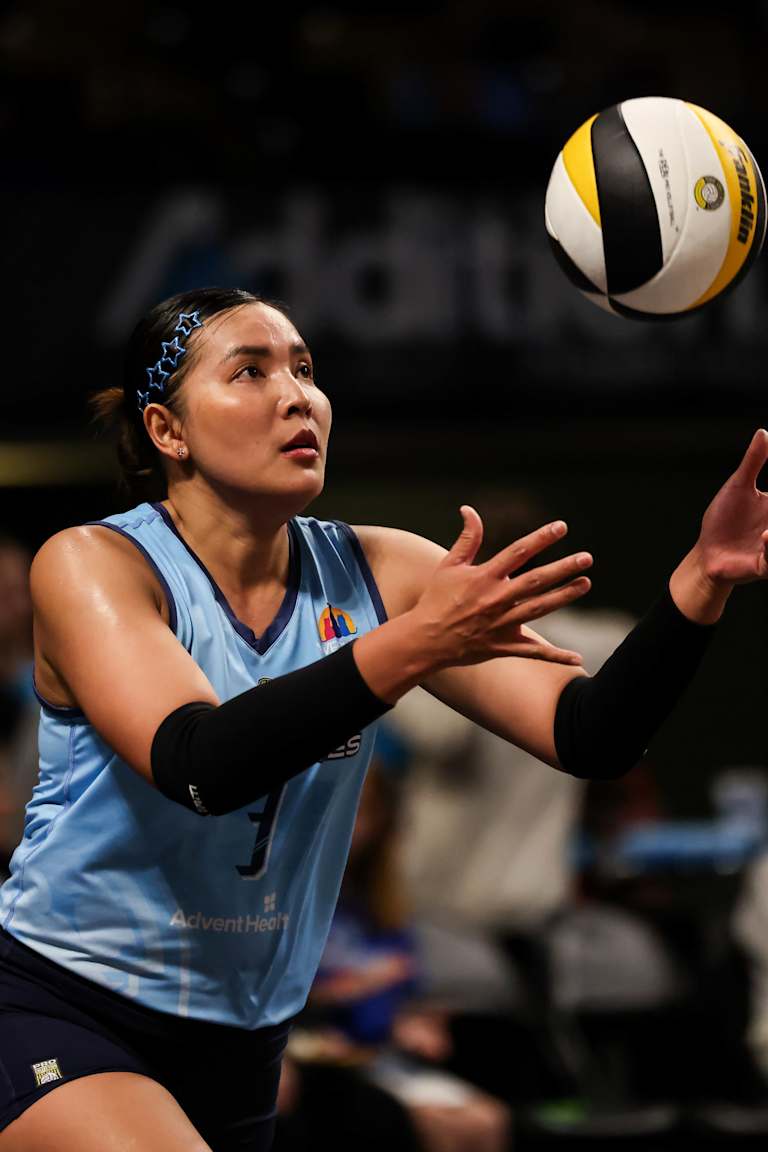 Pornpun wins the duel with Nootsara and takes the Valkyries to the playoffs