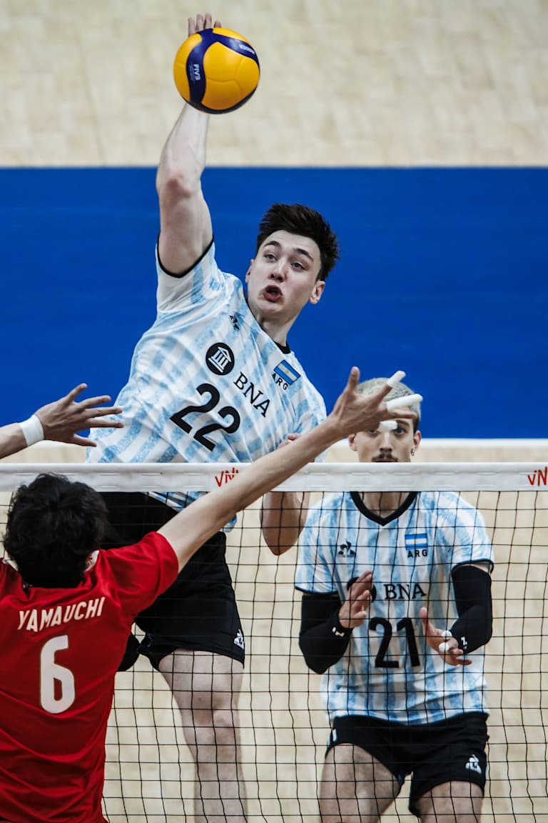 Argentina continue VNL preparations with 15 players