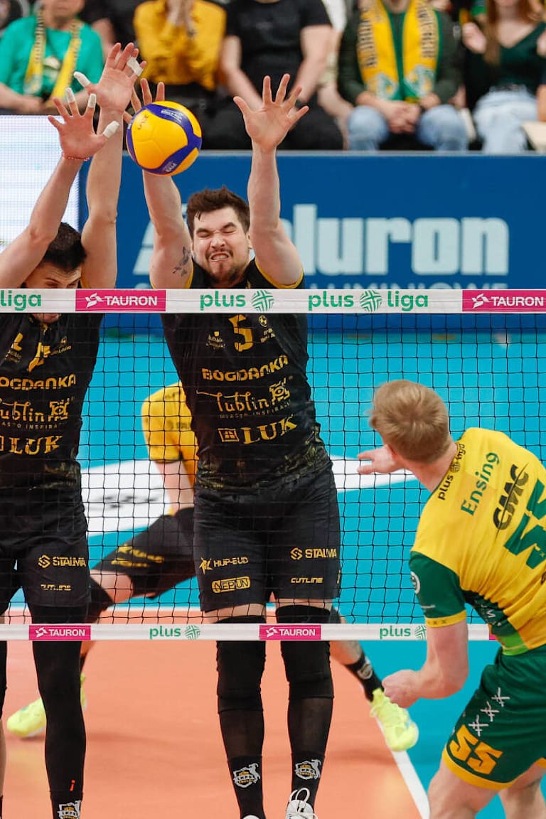 Brilliant Sawicki leads Lublin to success in PlusLiga final opener