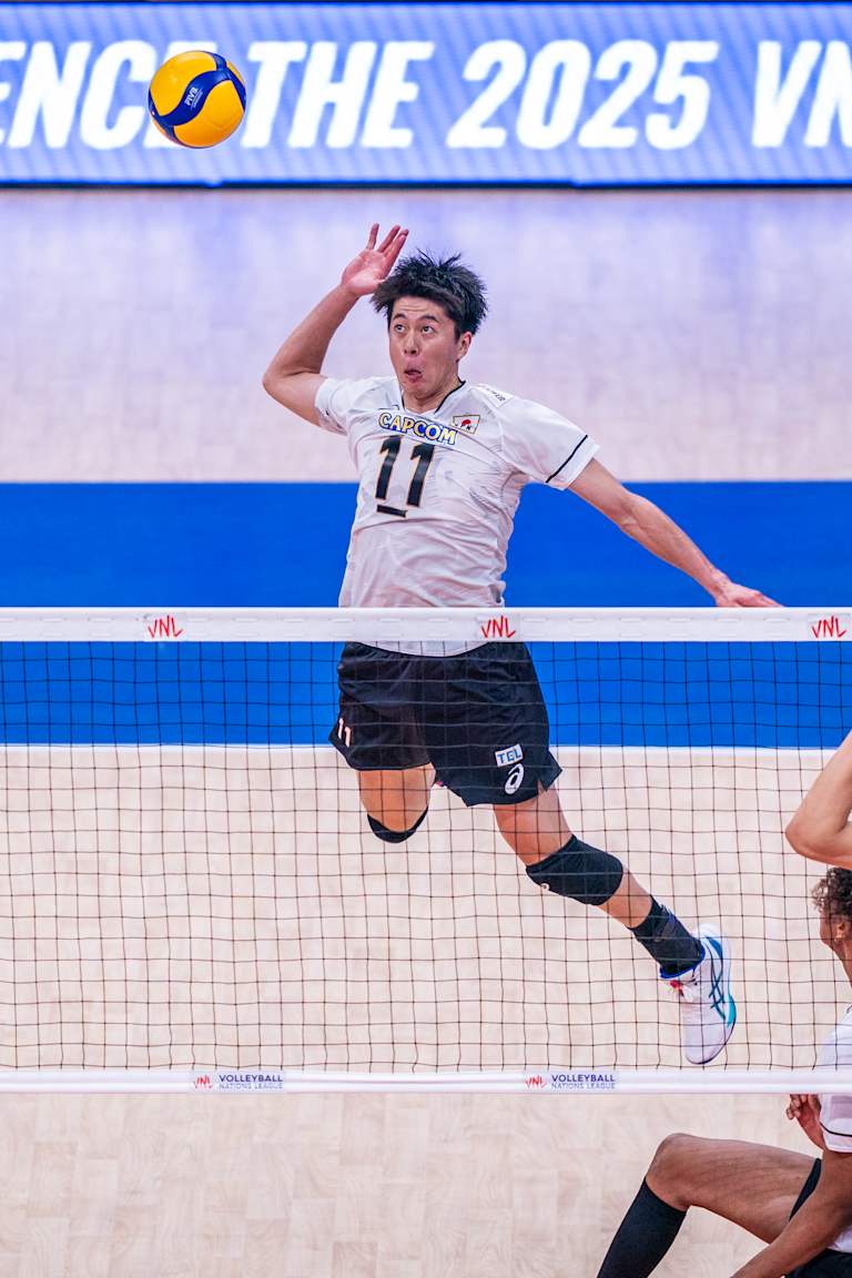 Last year’s VNL medalists Japan and Poland start strong