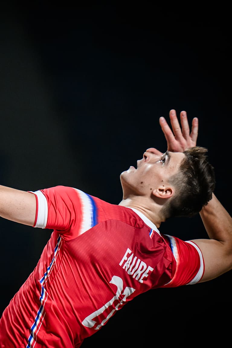 Faure and Clevenot power France in speedy win over Ukraine