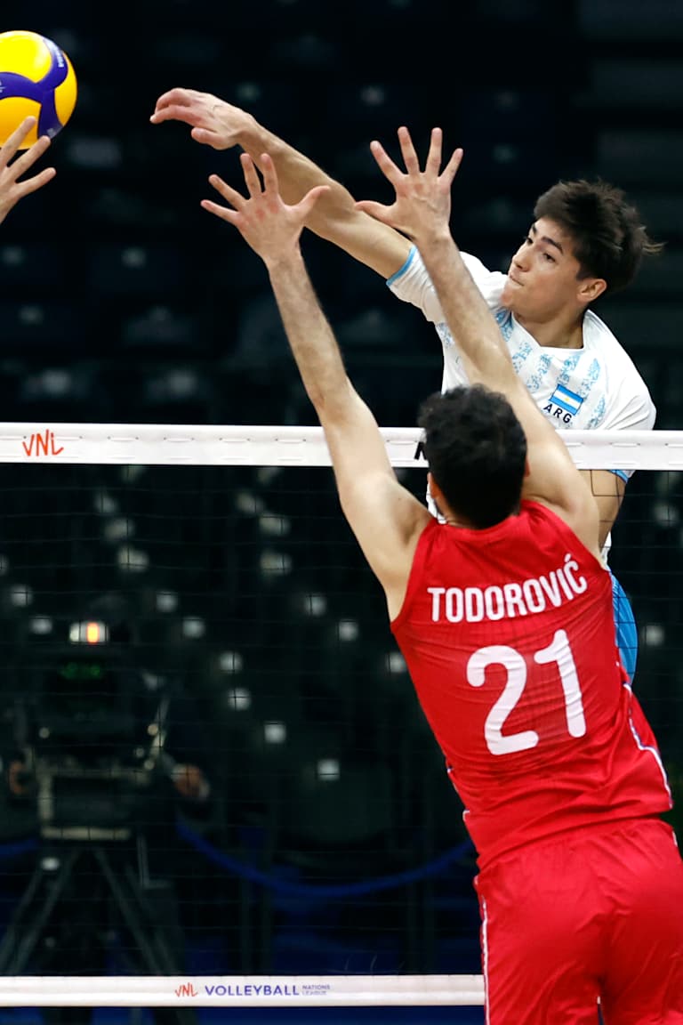 Argentina come back to deny Serbia their first home victory