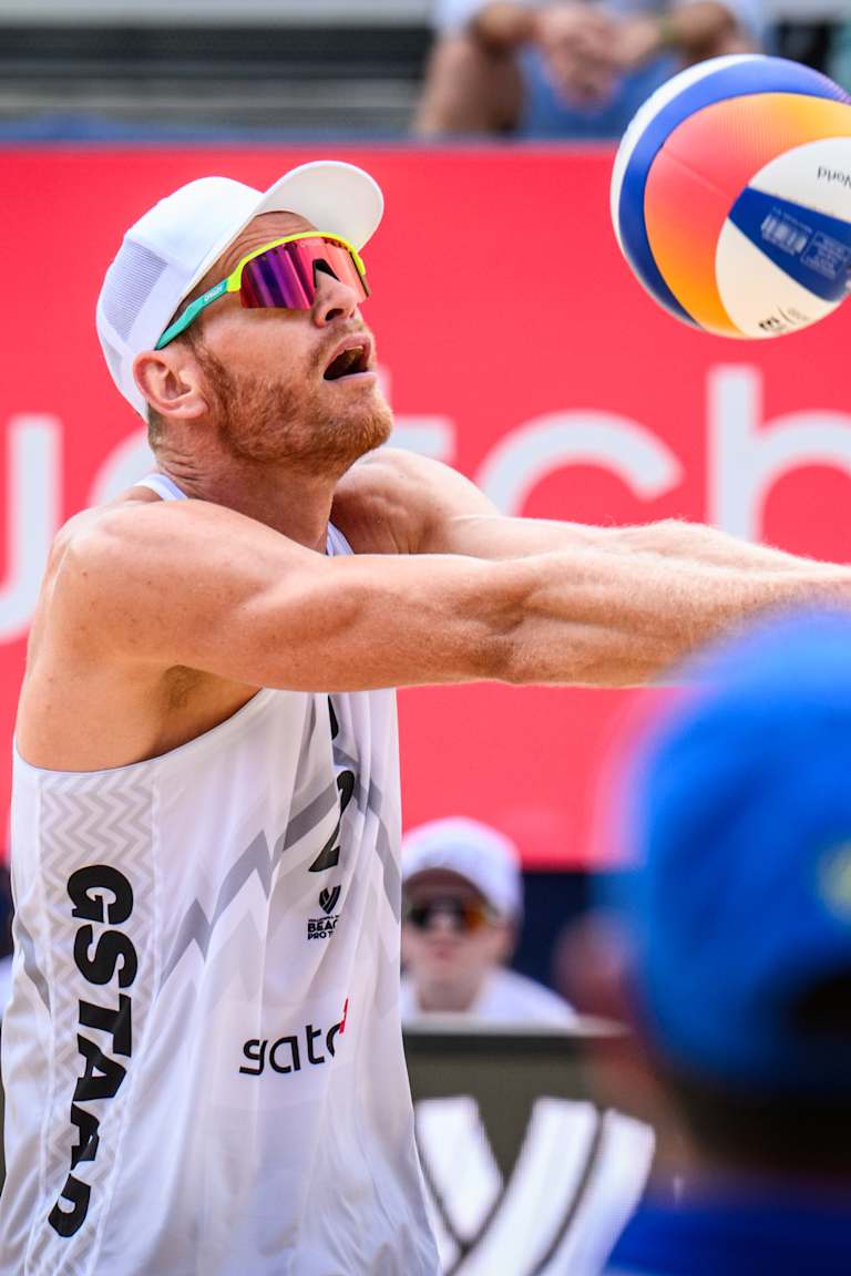 Dutch men dominate pool play in Gstaad