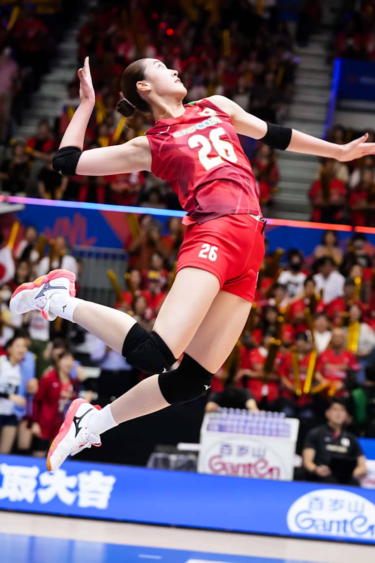 Yoshino powers Japan in shutout of France