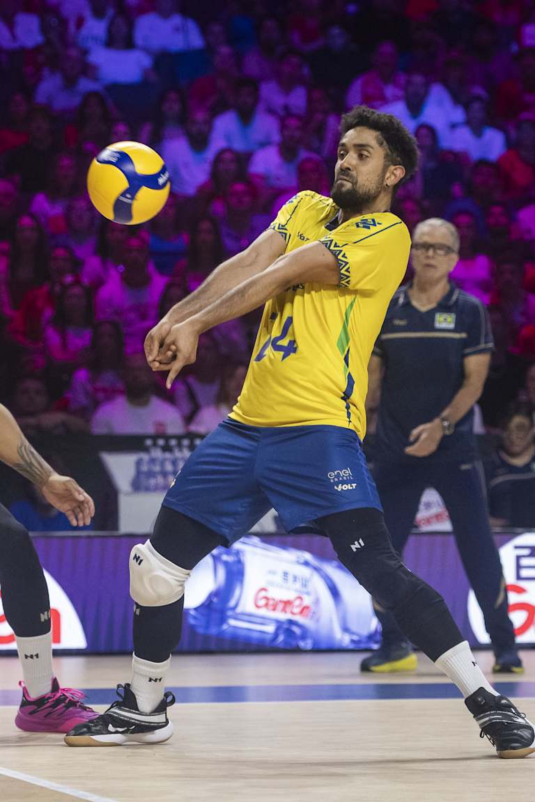 Líder isolado, Brasil busca garantir classificação à Fase Final em Chiba