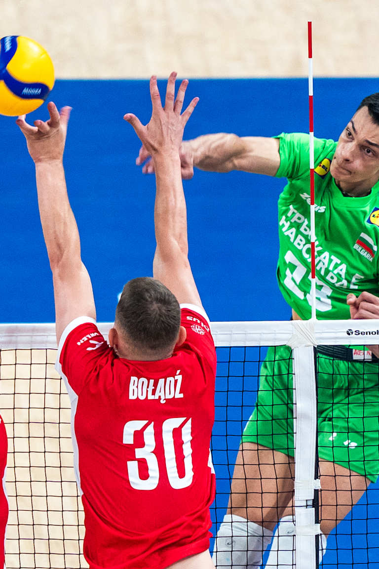 Bulgaria upset Poland in five-set thriller and live to fight for another day