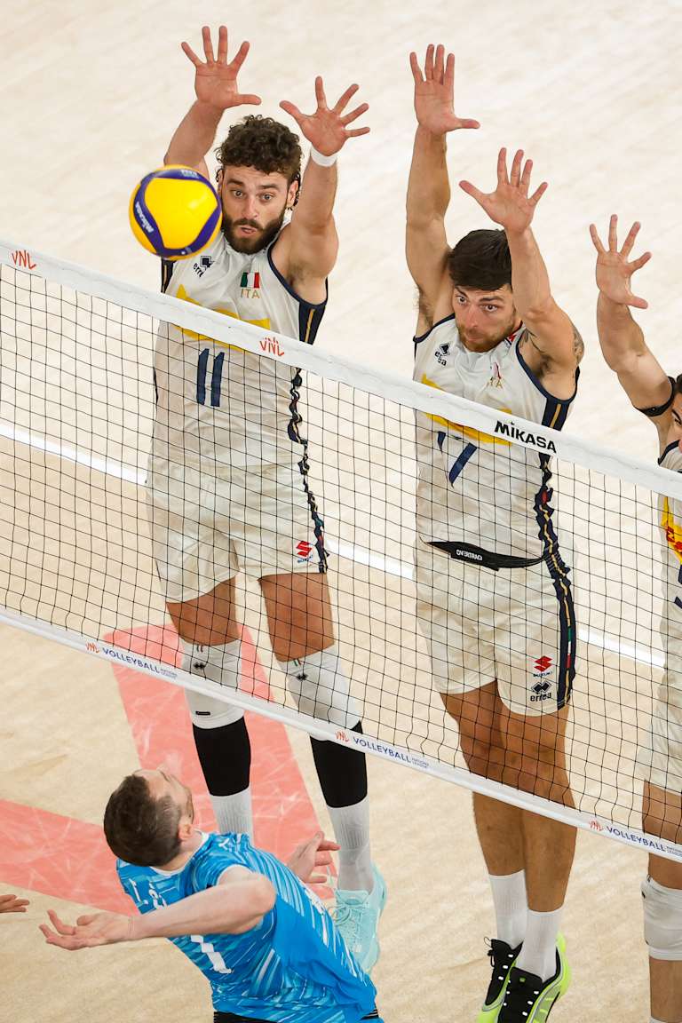 Italy silence the Slovenian crowd in Ljubljana and qualify for the Finals